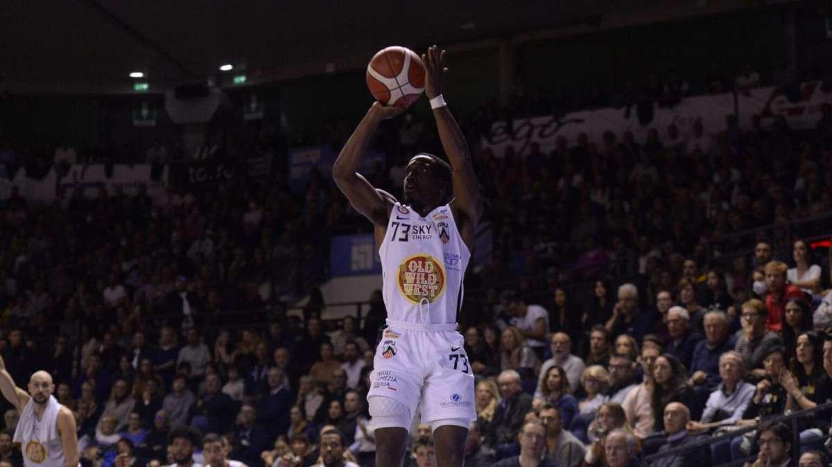 Apu Udine-Fortitudo Bologna, LE PAGELLE: grande prestazione dei bianconeri 