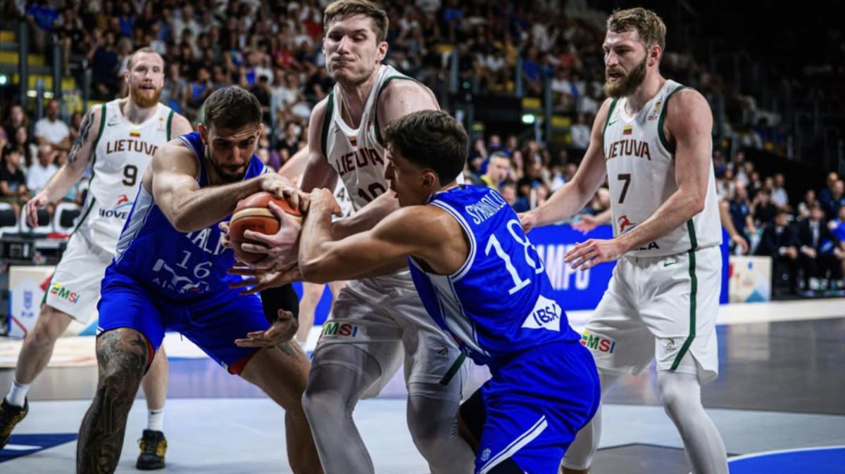 L'Italia rimonta la Lituania, Vertemati festeggia un’altra impresa in azzurro: Italbasket a un passo dal Mondiale