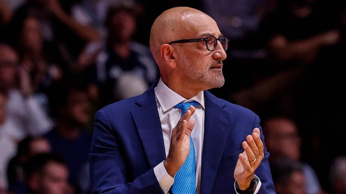 Scintille a Cantù dopo il ko con l'Apu Udine: caso Gravett con coach Vitucci, cosa è successo