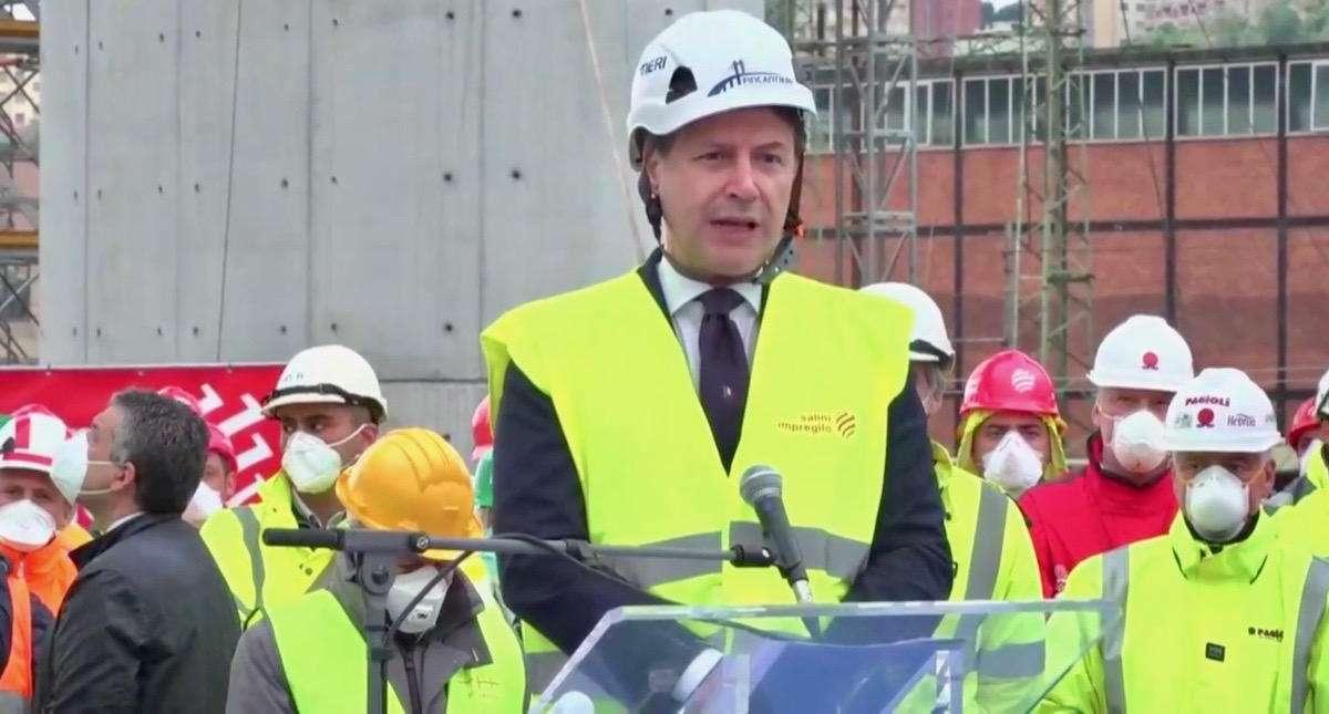 Oggi il nuovo Dpcm: stop a calcetto ed eventi fra amici. E la quarantena scenda a 10 giorni