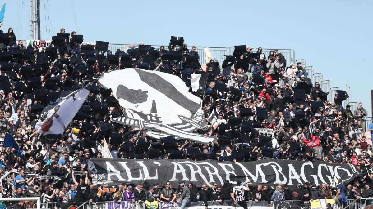 Arrembaggio bianconero a Venezia: quanti tifosi al "Penzo"!