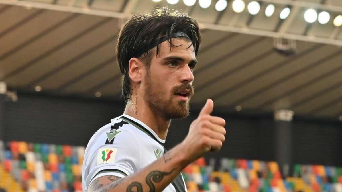 Udinese, si scalda Ferreira sulla destra in caso Ebosele non sia al meglio