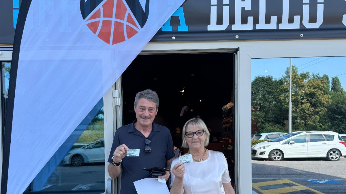 È partita la campagna abbonamenti dell’APU Udine: già tanti tifosi in coda per assicurarsi il proprio posto
