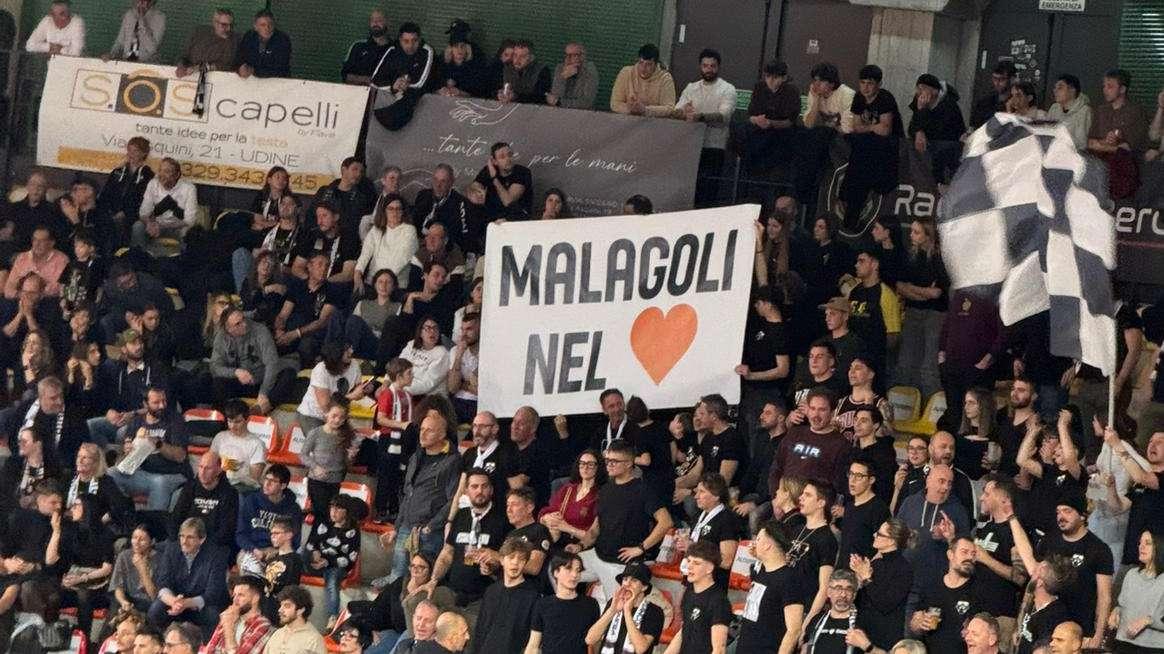 Apu Udine, la Gioventù Bianconera ricorda con uno striscione Malagoli