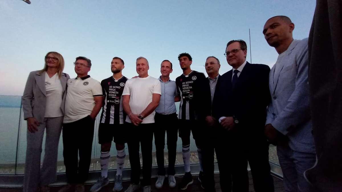 Udinese, presentata la prima maglia per la stagione 25/26: tutte le dichiarazioni