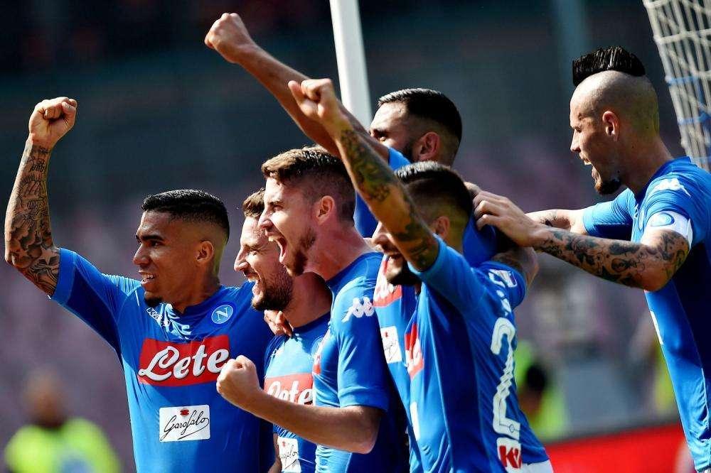 Serie A, il Napoli fa sette su sette. 3 a 0 secco al Cagliari