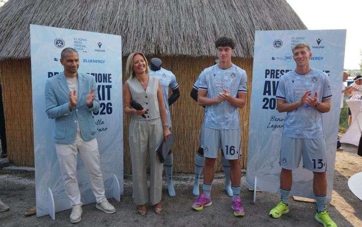 Udinese, la presentazione della maglia away 2025/2026: la gallery FOTO