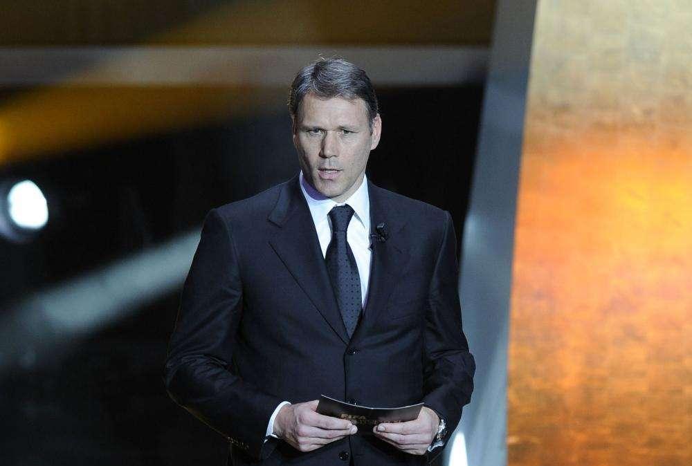 Van Basten: " Non posso più continuare ad allenare per problemi di salute"
