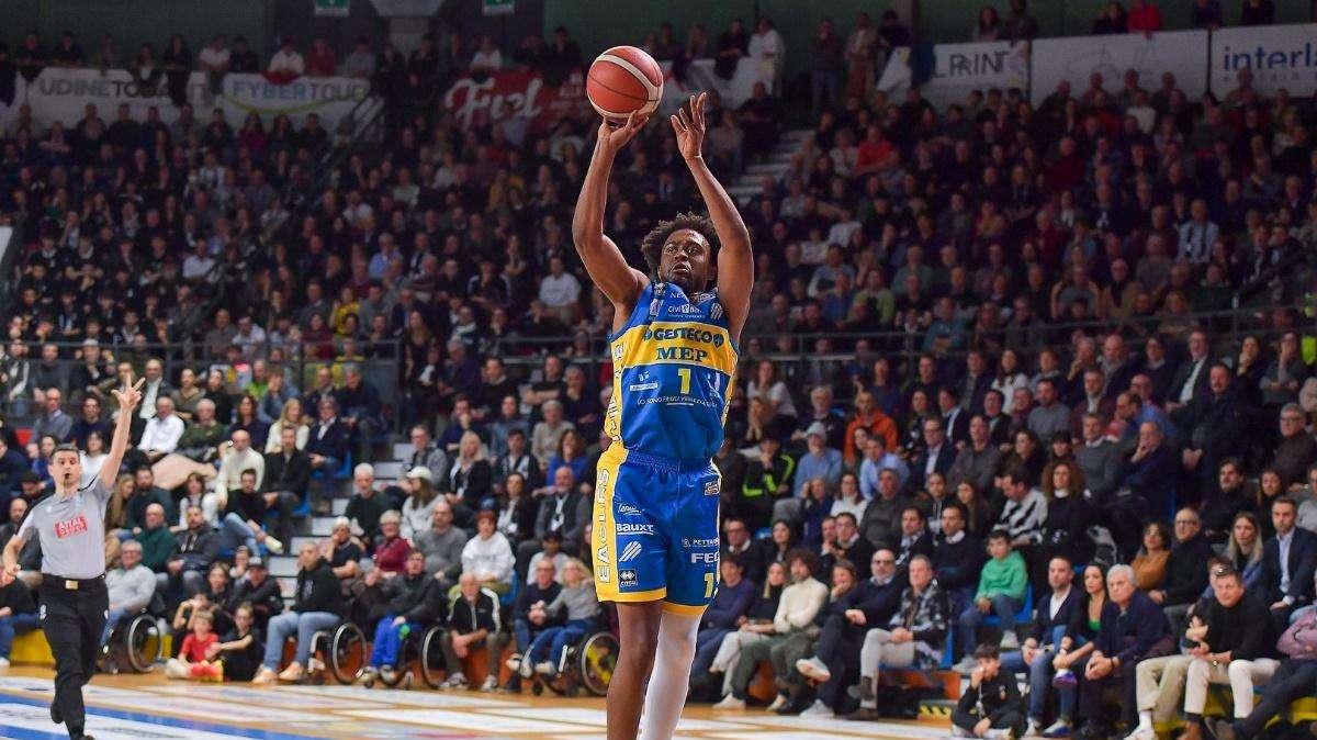 Serie A2, Carpegna Pesaro-UEB Cividale 91-77, LE PAGELLE: Lamb il migliore dei suoi