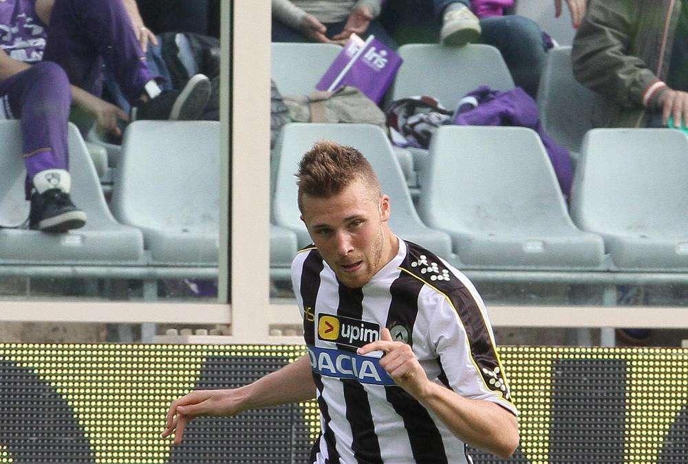 Milan e Inter su Widmer ma...