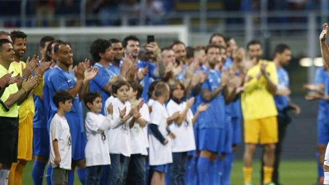 RELIVE Partita d'addio Pirlo: White Stars-Blu Stars 7-7. Standing ovation per Pirlo