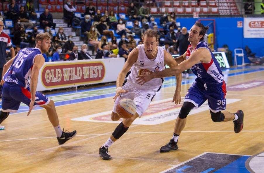 Biella - Apu 83-82, LE PAGELLE: Lacey, Giuri e Italiano lanciano la rimonta