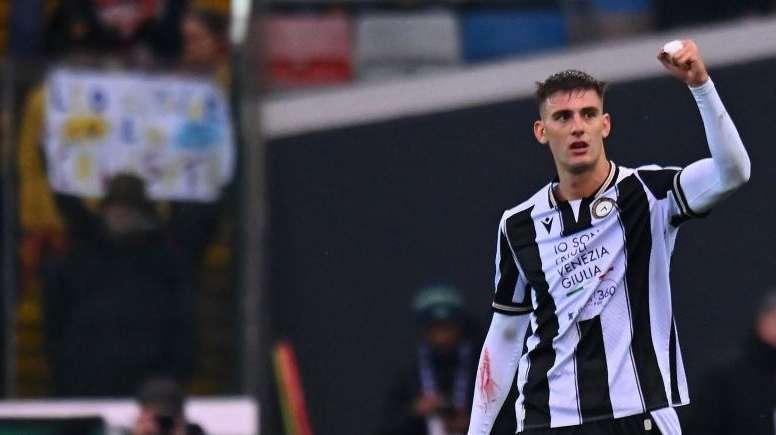 Il Milan stringe per arrivare Gimenez: Joao Felix e Lucca restano le alternative