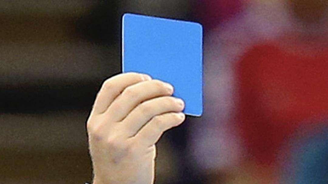 Rivoluzione nel mondo del calcio, arriva il cartellino blu