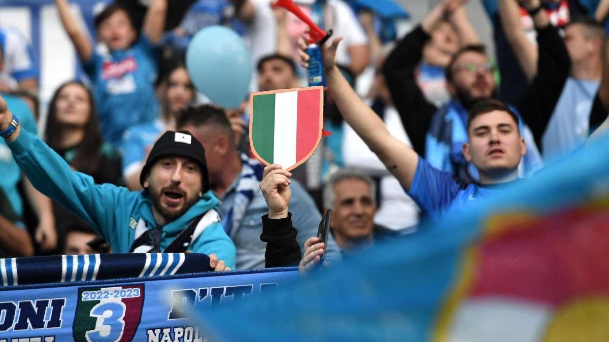 Morto d'infarto in stazione a Udine un tifoso del Napoli residente in Austria