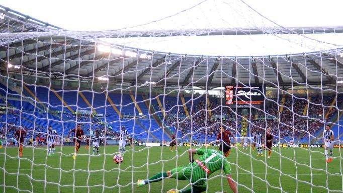 Roma-Udinese 4-0, LA MOVIOLA: Di Bello regala il rigore del vantaggio ai giallorossi