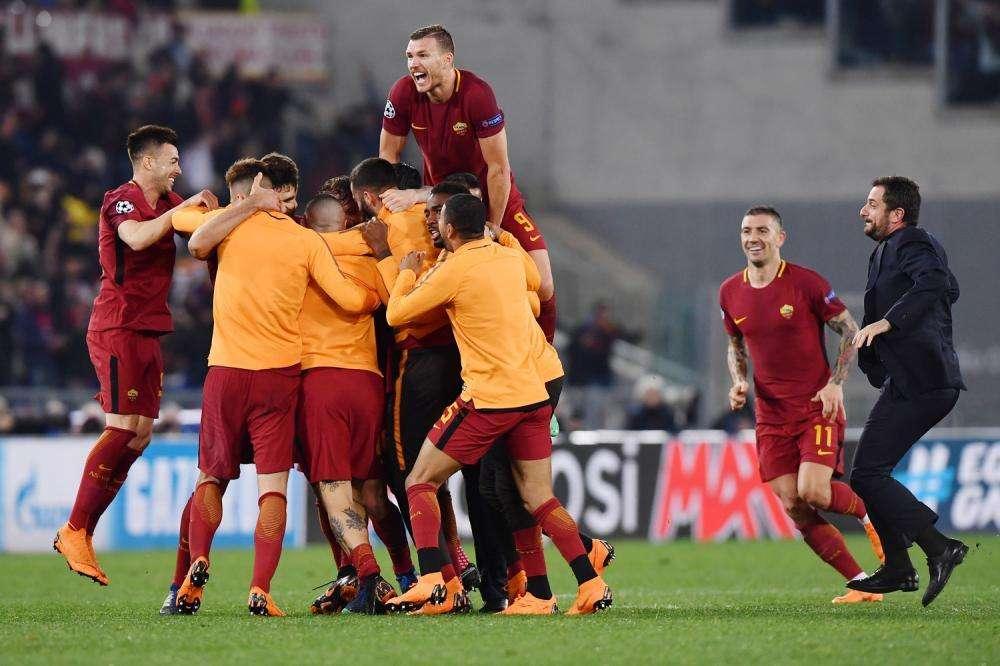 Clamorosa rimonta della Roma in Champions League contro il Barcellona. Blaugrana battuti 3-0 e semifinale raggiunta