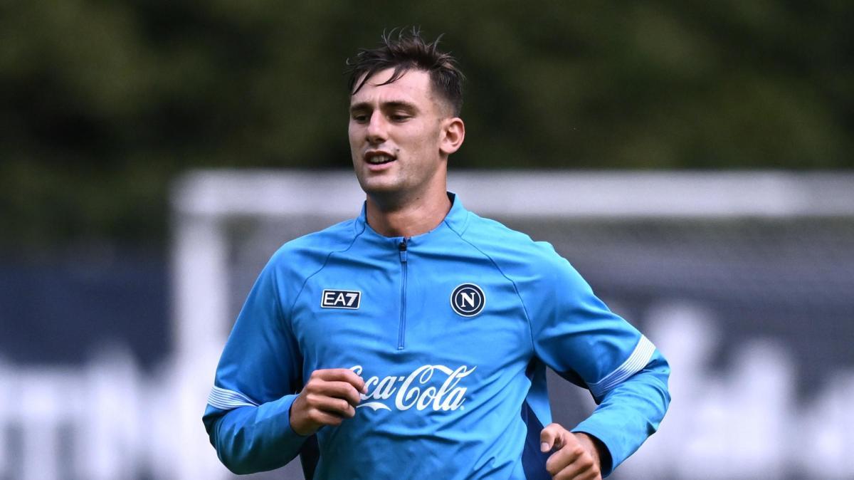L'ex Udinese Lucca potrebbe rimanere al Napoli: fiducia a tempo della società