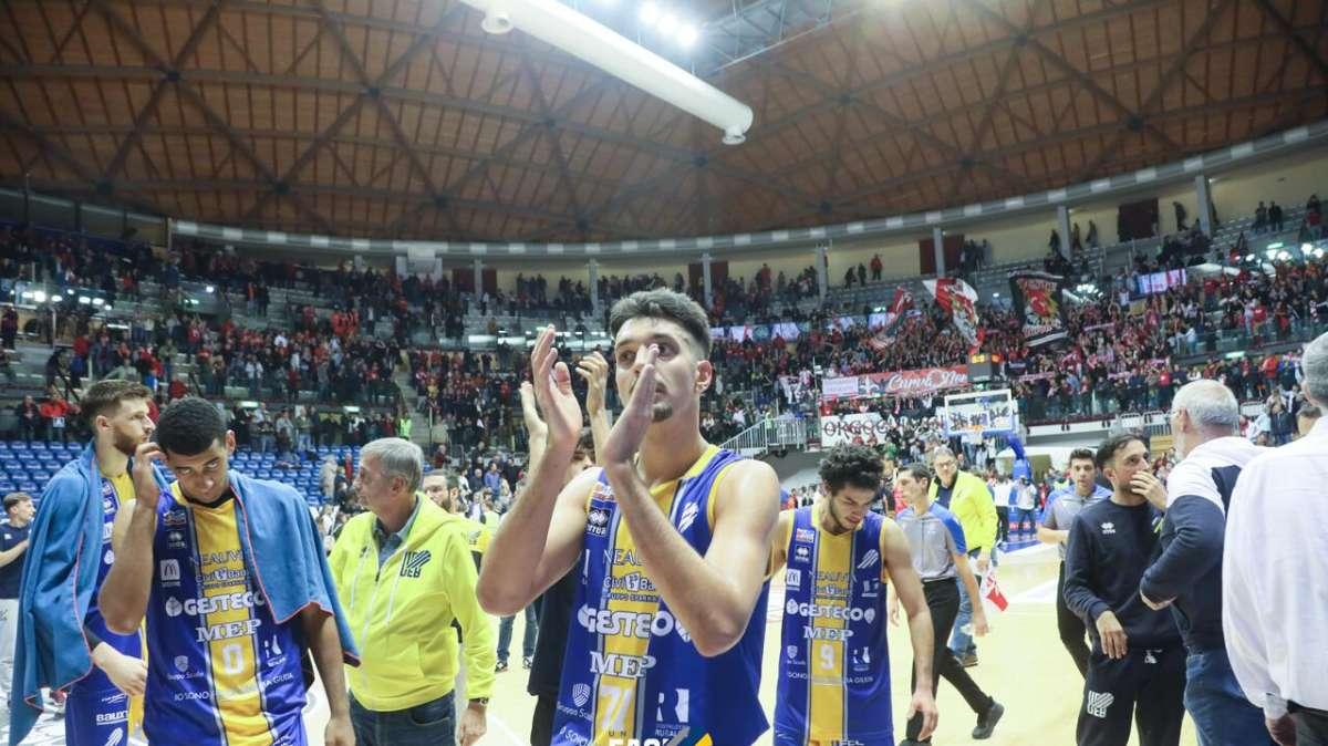 Campogrande show, Trieste vince contro i Ducali