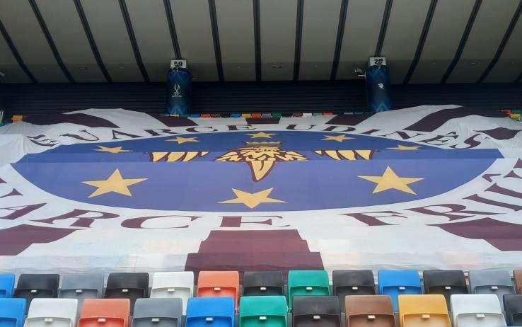 (VIDEO) Ecco il nuovo Bandierone dell'Udinese: il passaggio del testimone