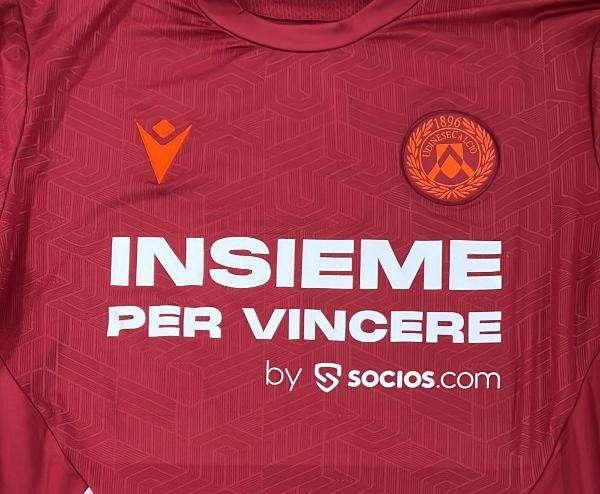 "Insieme per vincere" la frase scelta dai tifosi su Socios per il kit riscaldamento dei bianconeri