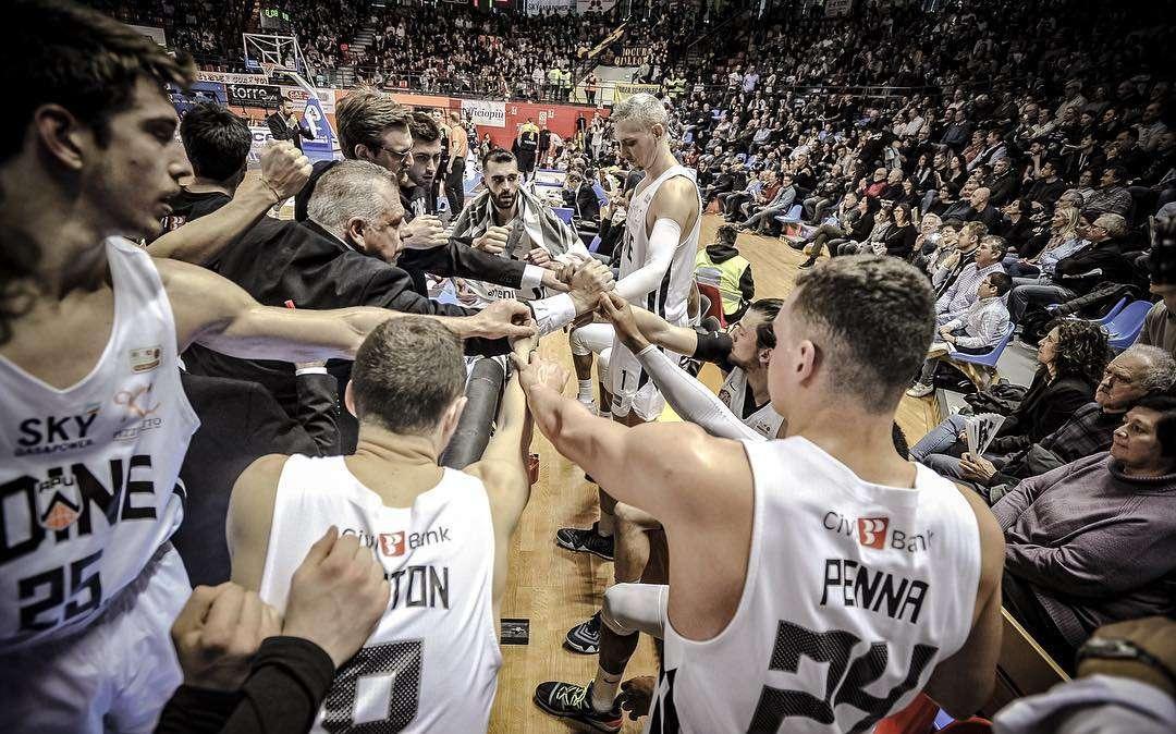 Apu Gsa-Pallacanestro Biella 81-72, LE PAGELLE: Powell e Simpson protagonisti, c'è gloria anche per Amici