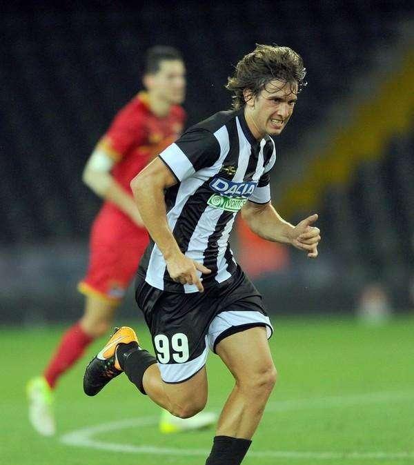 Lesione al legamento collaterale del ginocchio destro per Balic