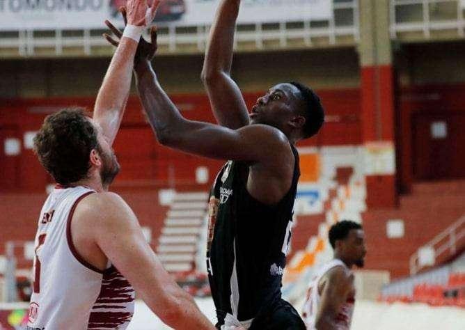 2B Control Trapani-Apu Old Wild West Udine 72-68, LE PAGELLE: non bastano Mian e Johnson ai bianconeri