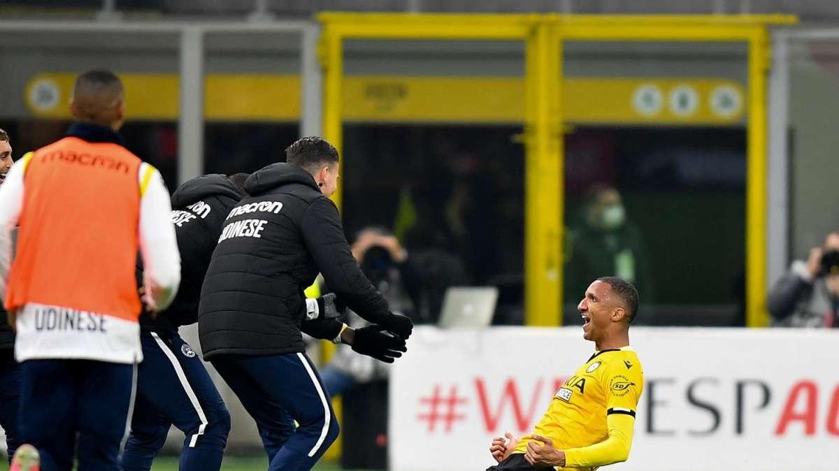 Quando Becao vede rossonero si trasforma