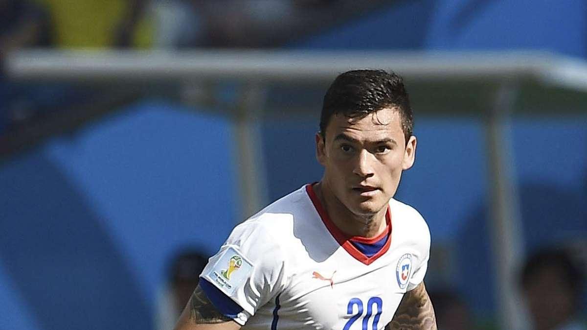Aranguiz va in Spagna