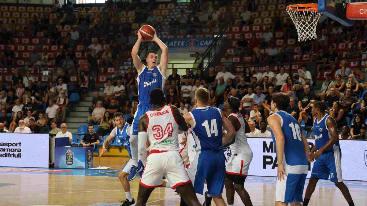 Memorial Pajetta, Napoli è la prima finalista: battuta Reggio Emilia 88-97