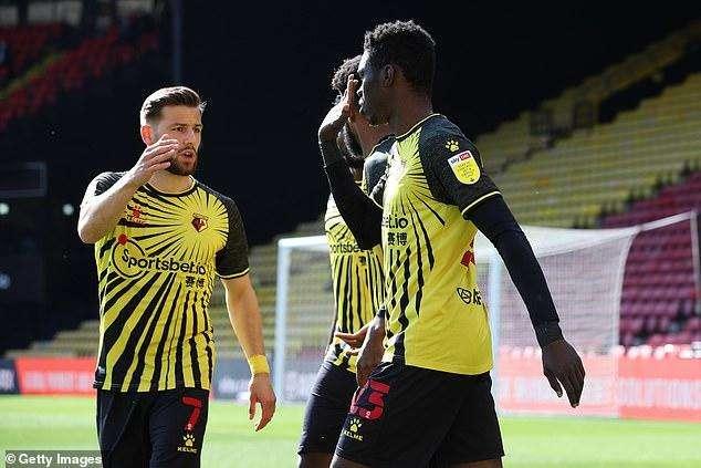 Il Watford batte lo Sheffield grazie ad un autogol e centra la sesta vittoria consecutiva
