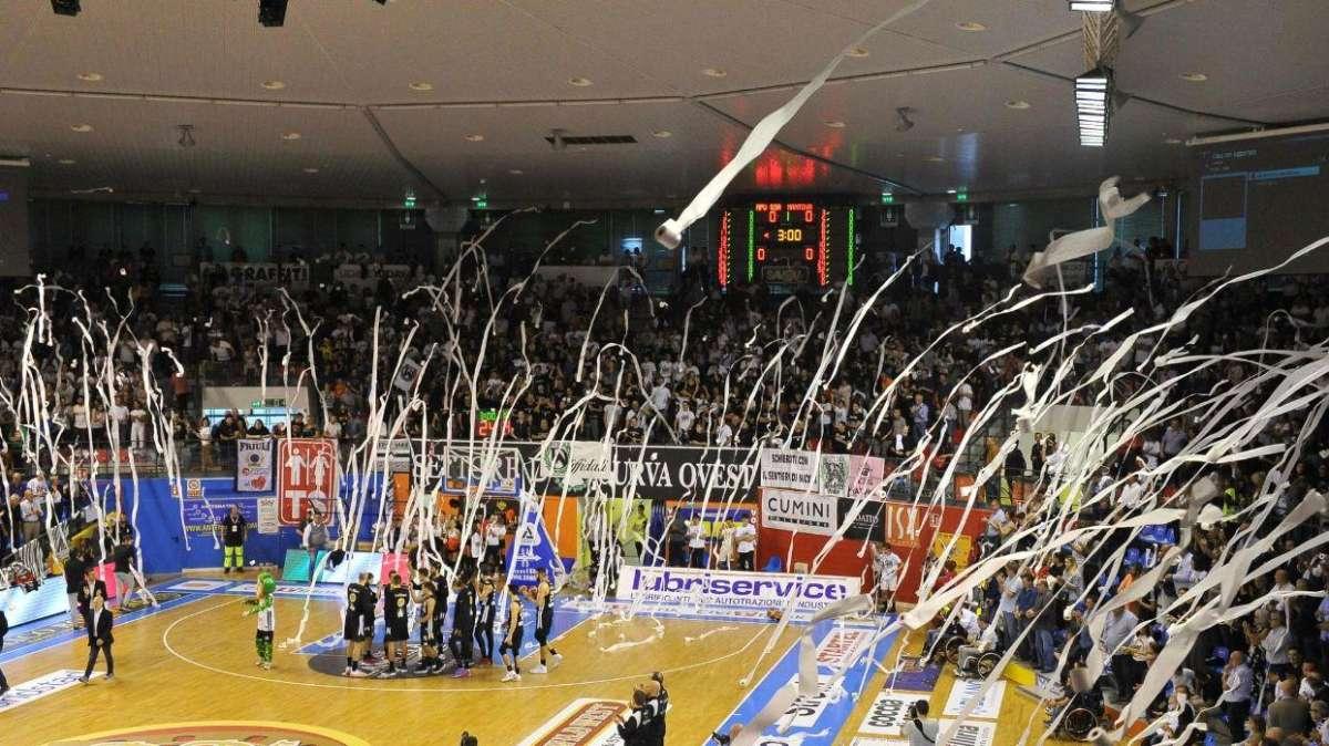 Ueb 1-1 a Taranto, in 500 al palaPerusini per andare in finale