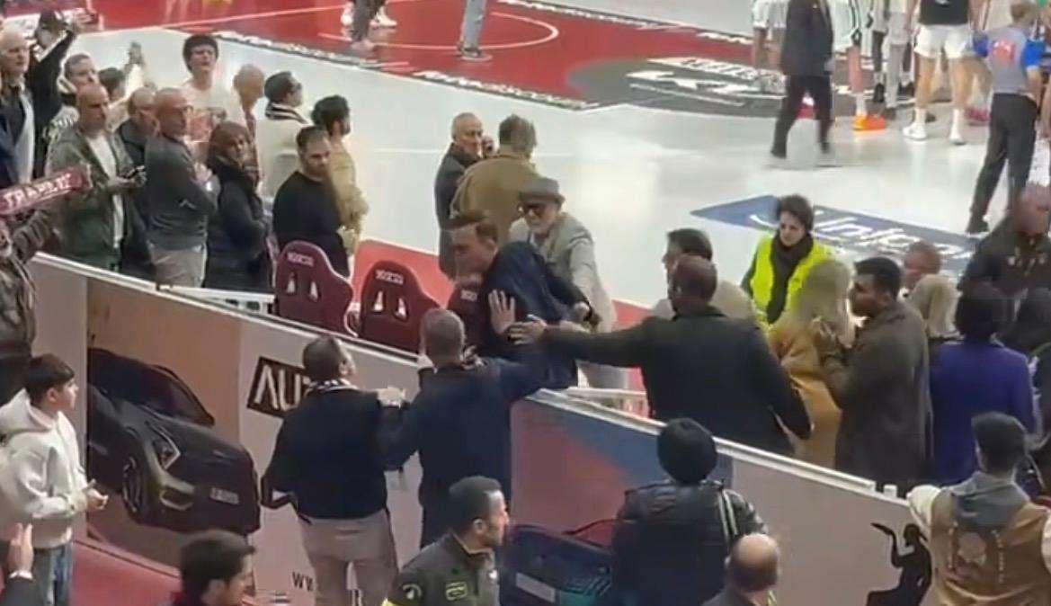 Tensione al PalaShark dopo Trapani– Apu Udine: Antonini se la prende con un tifoso