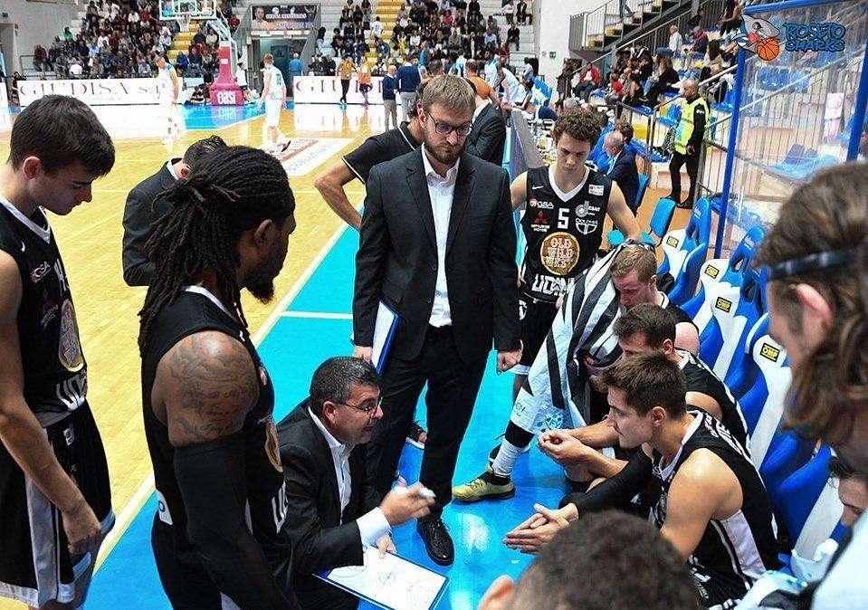 APU Udine - Tezenis Verona, per 35 minuti Antonutti e Amato tengono testa alla squadra più forte del campionato, Cortese e Cromer dove sono?