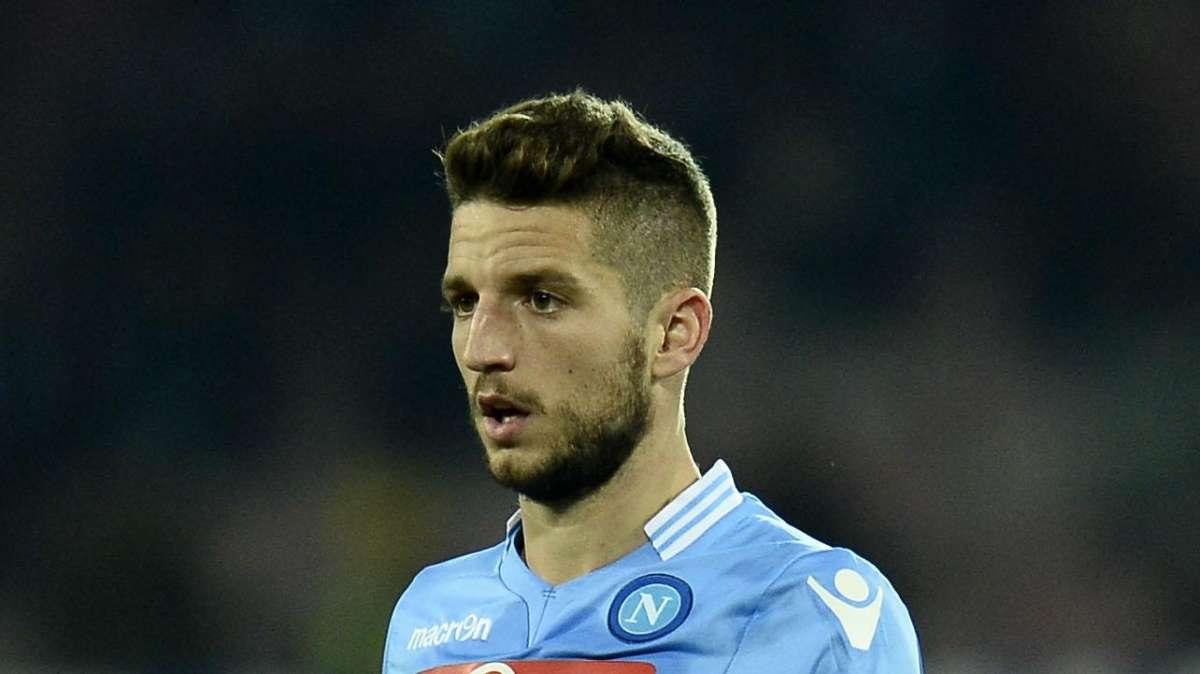 I legni fermano la Samp: il Napoli vince 2-0. Mertens uomo partita