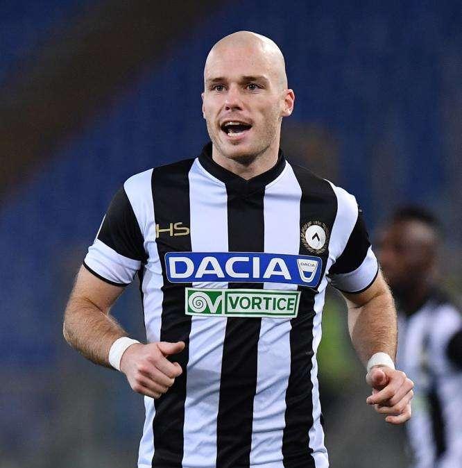 Fiorentina, occhi su Nuytinck per rinforzare la difesa