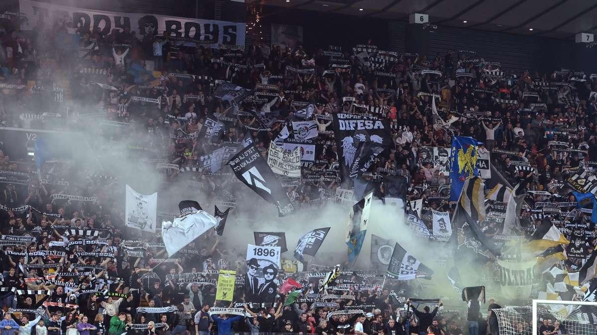 L'AUC contro l'ipotesi di chiusura della sede della curva nord dei Rizzi: "Perseguire i colpevoli"