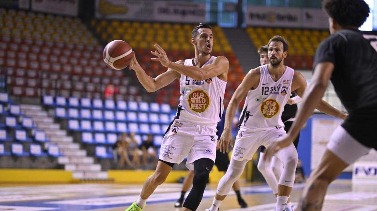 Apu Udine, vittoria per 66-56 nel primo test contro Oakland University