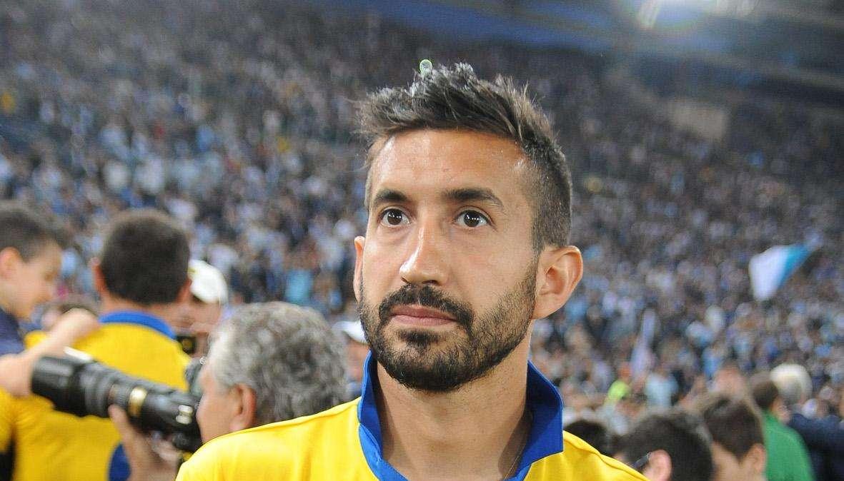 Pinzi "presenta" Basta ai tifosi della Lazio