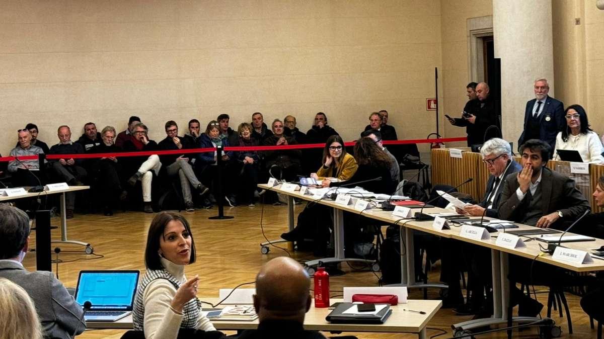Caso Maignan, il Consiglio Comunale di Udine dice no alla cittadinanza onoraria