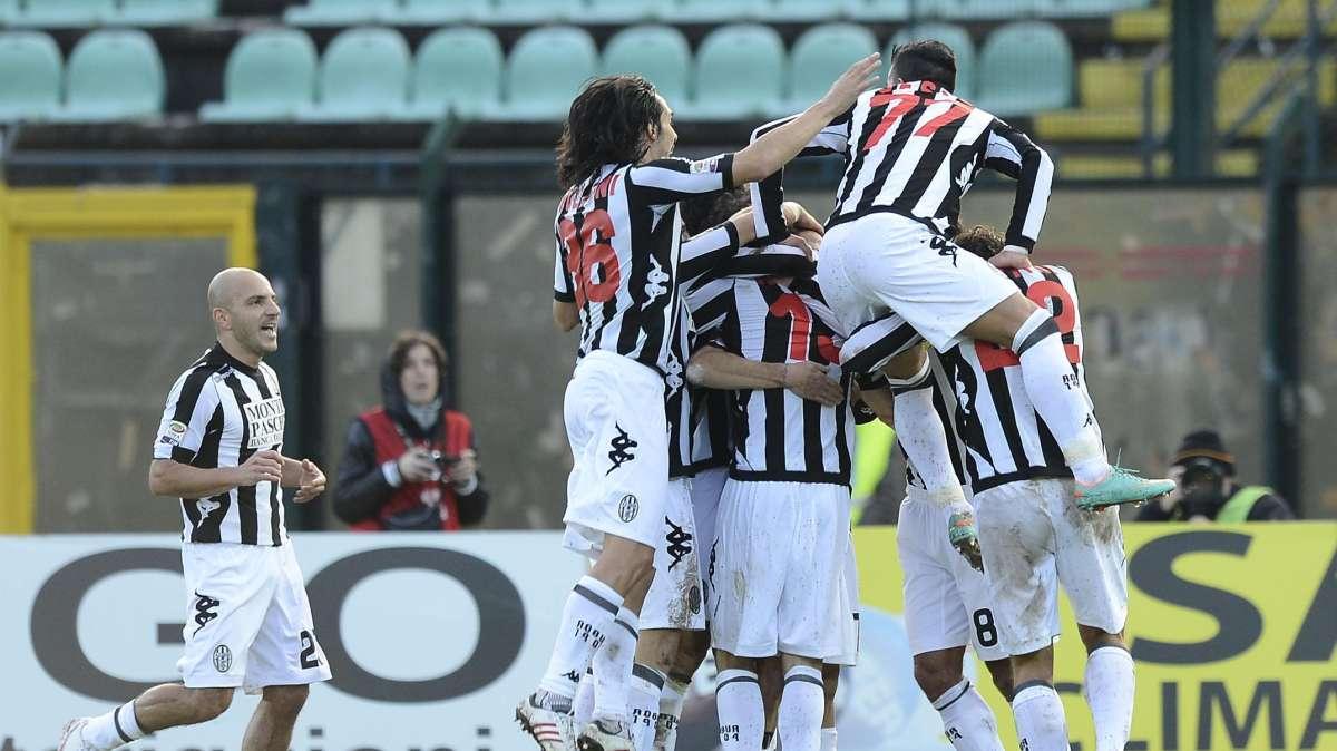Watford, duello con il Genoa per un attaccante del Siena