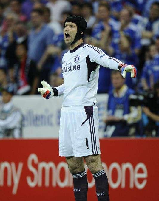Mourinho blinda Cech: se parte Handanovic, Inter su Karnezis