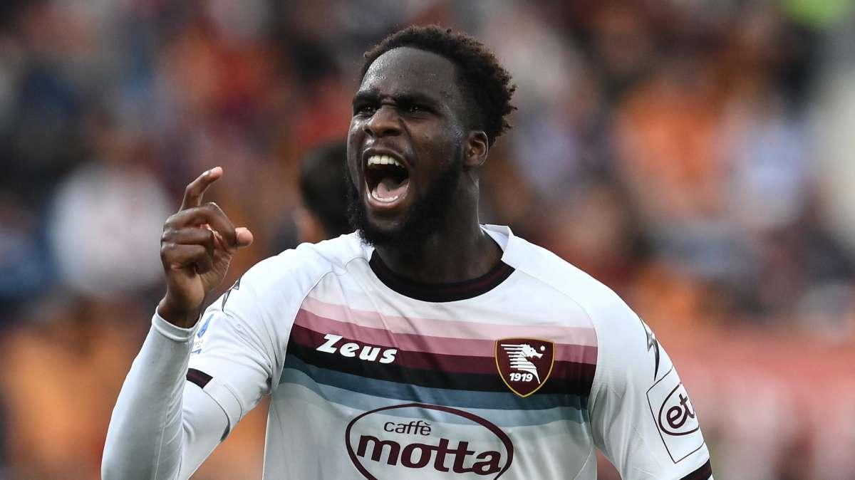 Salernitana, trauma distorsivo al ginocchio sinistro per Dia