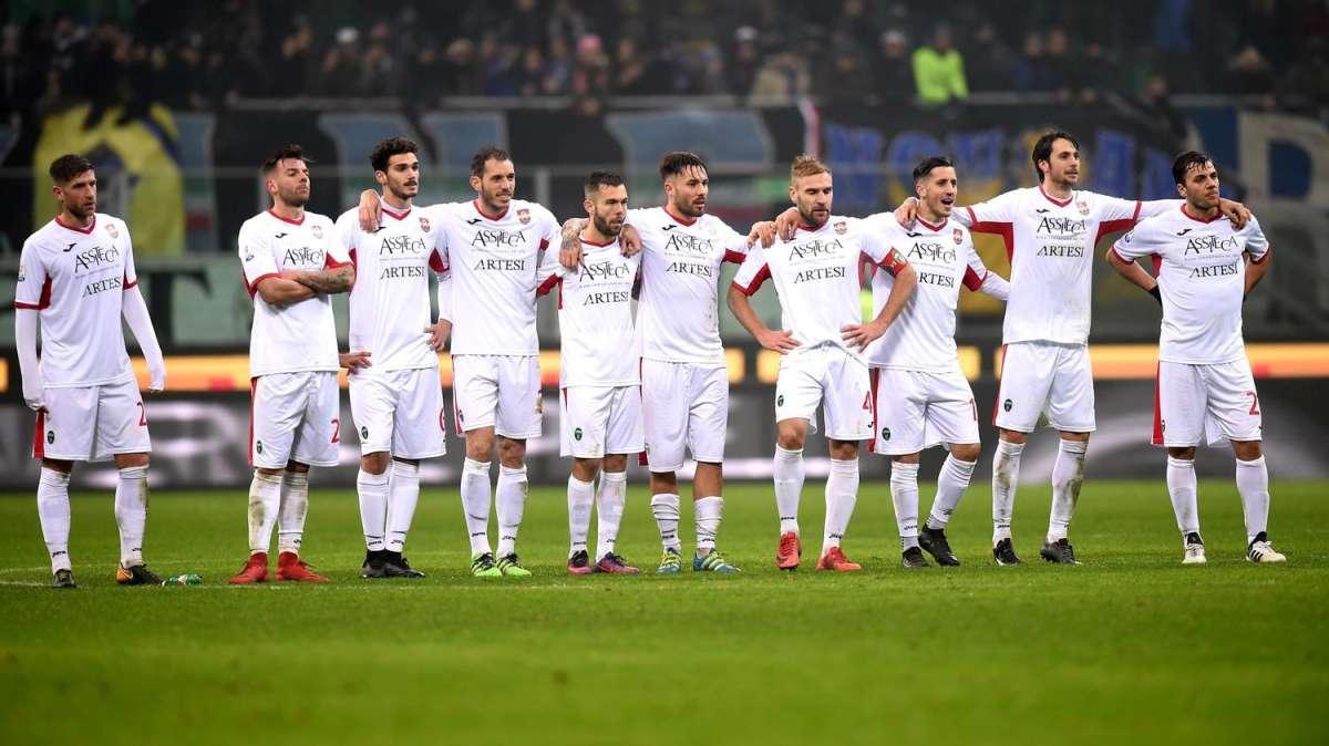 Pordenone, gli ex tesserati accettano l’accordo ma le risorse scarseggiano