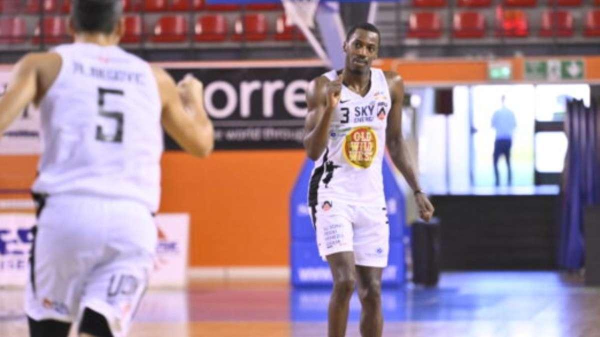 Apu Udine-Basket Torino 73-76, LE PAGELLE: Clark e Da Ros i migliori