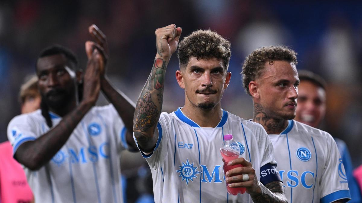 Serie A, il Cagliari supera il Parma grazie a Romano: il Napoli vince tra le polemiche