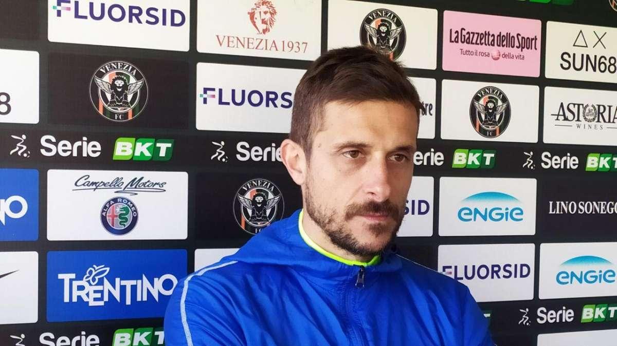 Dionisi, conferenza: "Col Frosinone il gruppo ha fatto meglio dei singoli. Non pensiamo ai pali presi e agli errori degli arbitri"