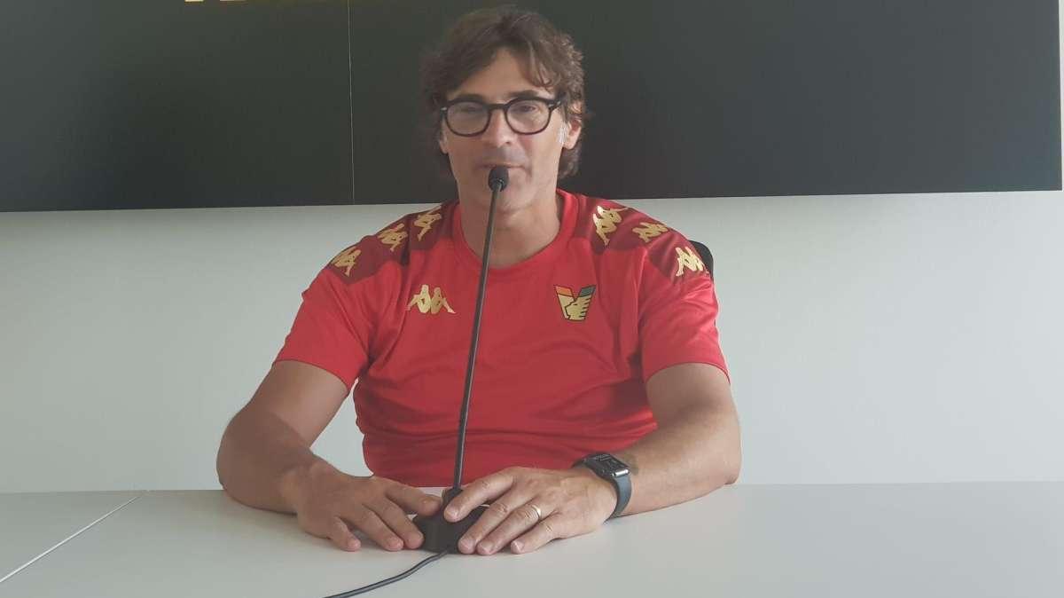 Venezia, Vanoli: "Lavoro di scarico utile per Pohjanpalo e Tessmann, il Brescia è diventato più squadra"