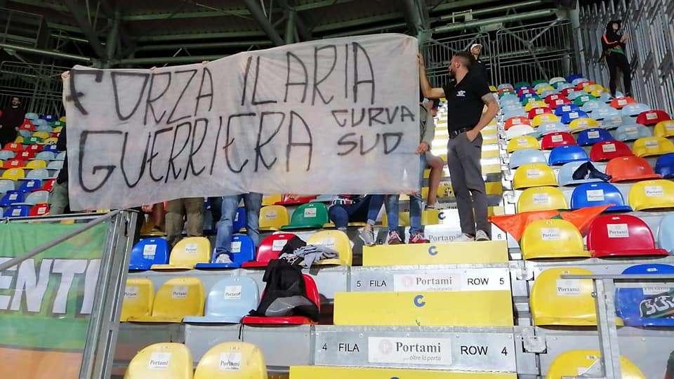 La Curva Sud e il gruppo "Veterani" insieme a Ilaria